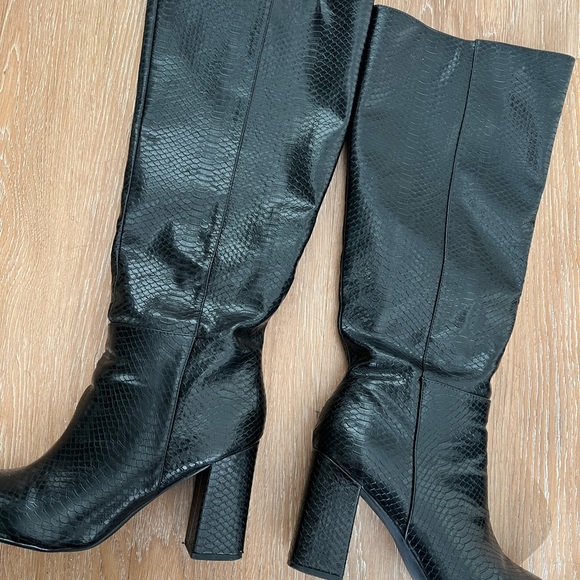 Madden Girl Firefly Knee High Pointed Toe Boots - Picture 7 of 7
